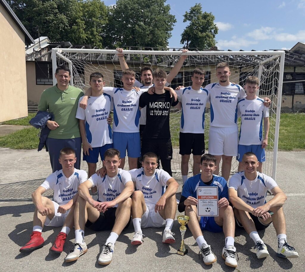 ŽUPANIJSKO NATJECANJE SREDNJIH ŠKOLA U MALOM NOGOMETU