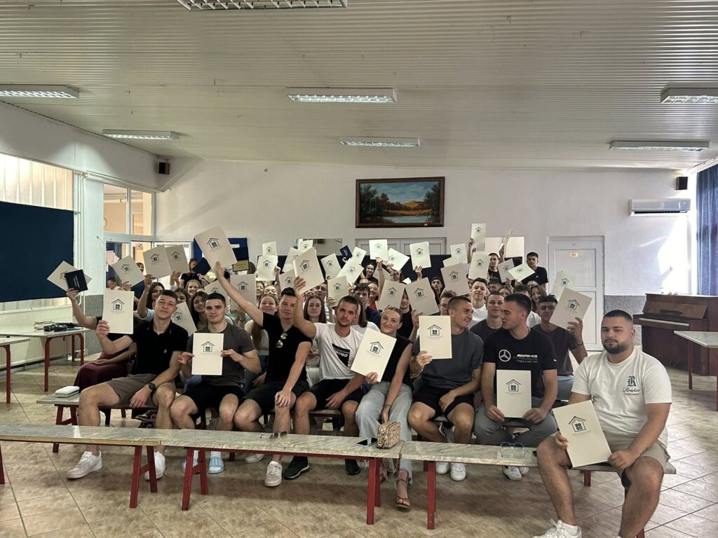 SVEČANA PODJELA SVJEDODŽBI MATURANTIMA SVEČANA PODJELA SVJEDODŽBI MATURANTIMA